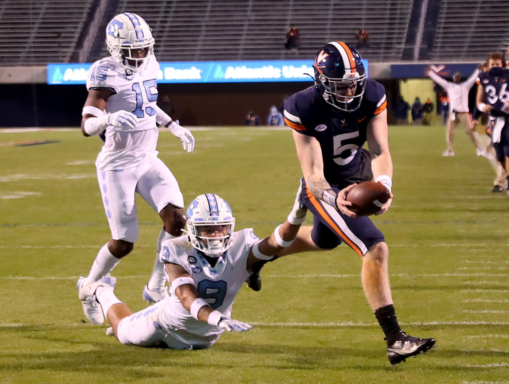 103120-cdp-sports-uva-unc541.JPG